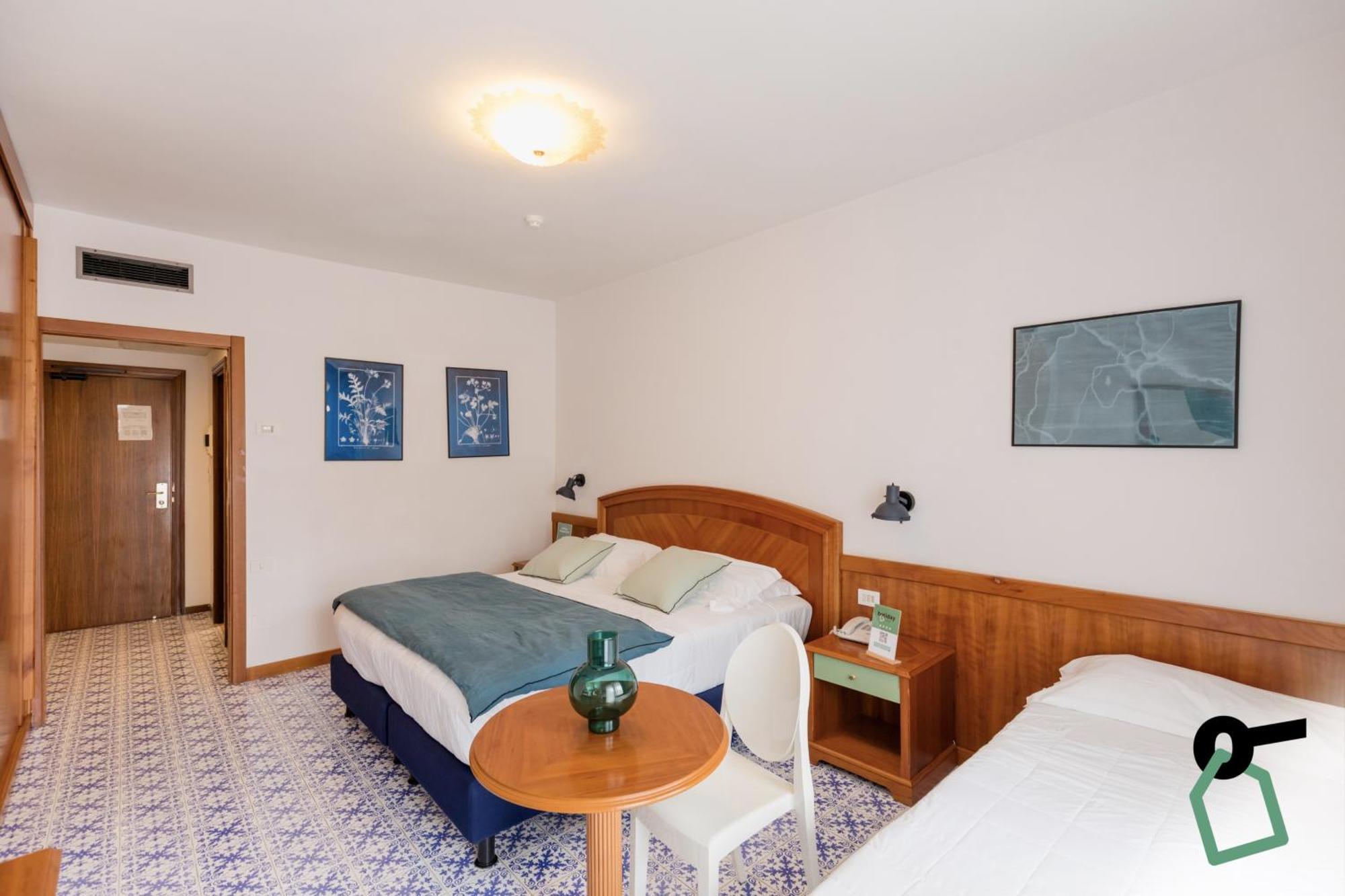Hotiday Hotel Sorrento Exterior foto