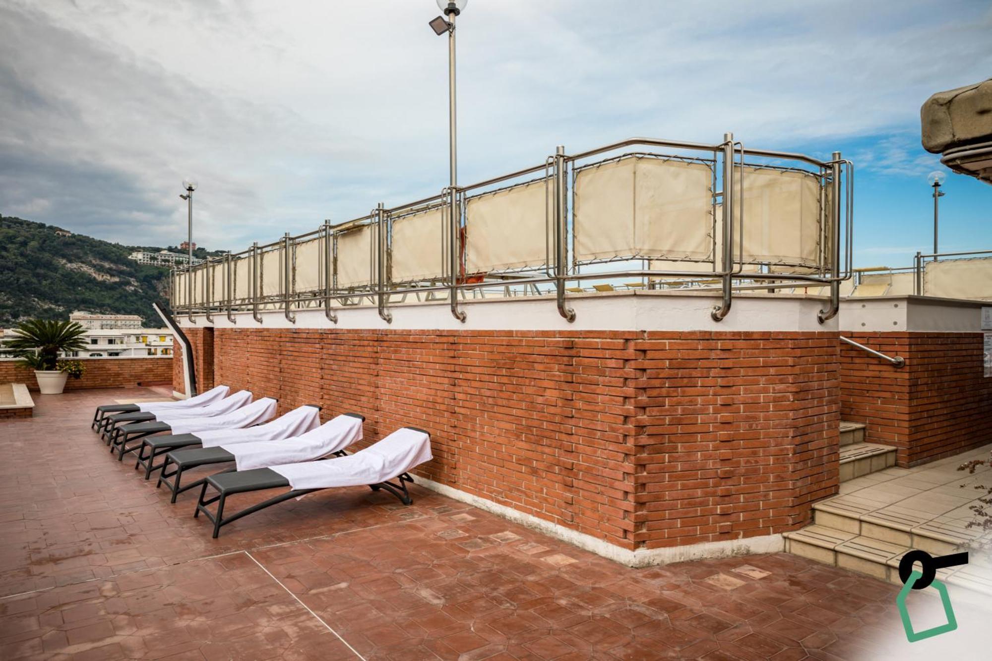 Hotiday Hotel Sorrento Exterior foto